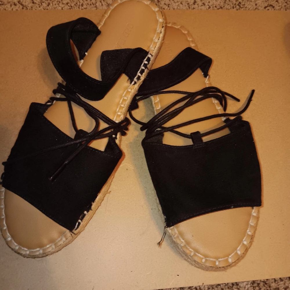 Casual "lace up" sandles
